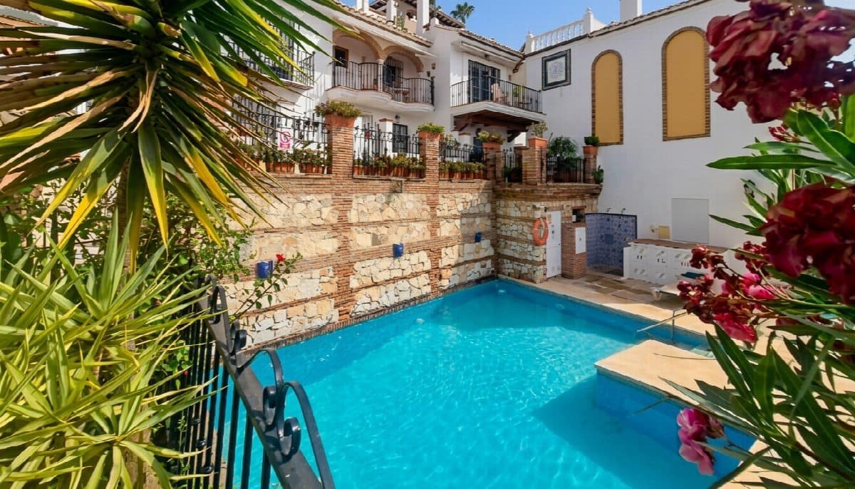 2 bedroom Villa for sale in Mijas Golf with pool - € 370,000 (Ref: 10022182)