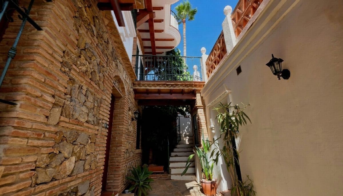 2 bedroom Villa for sale in Mijas Golf with pool - € 370,000 (Ref: 10022182)