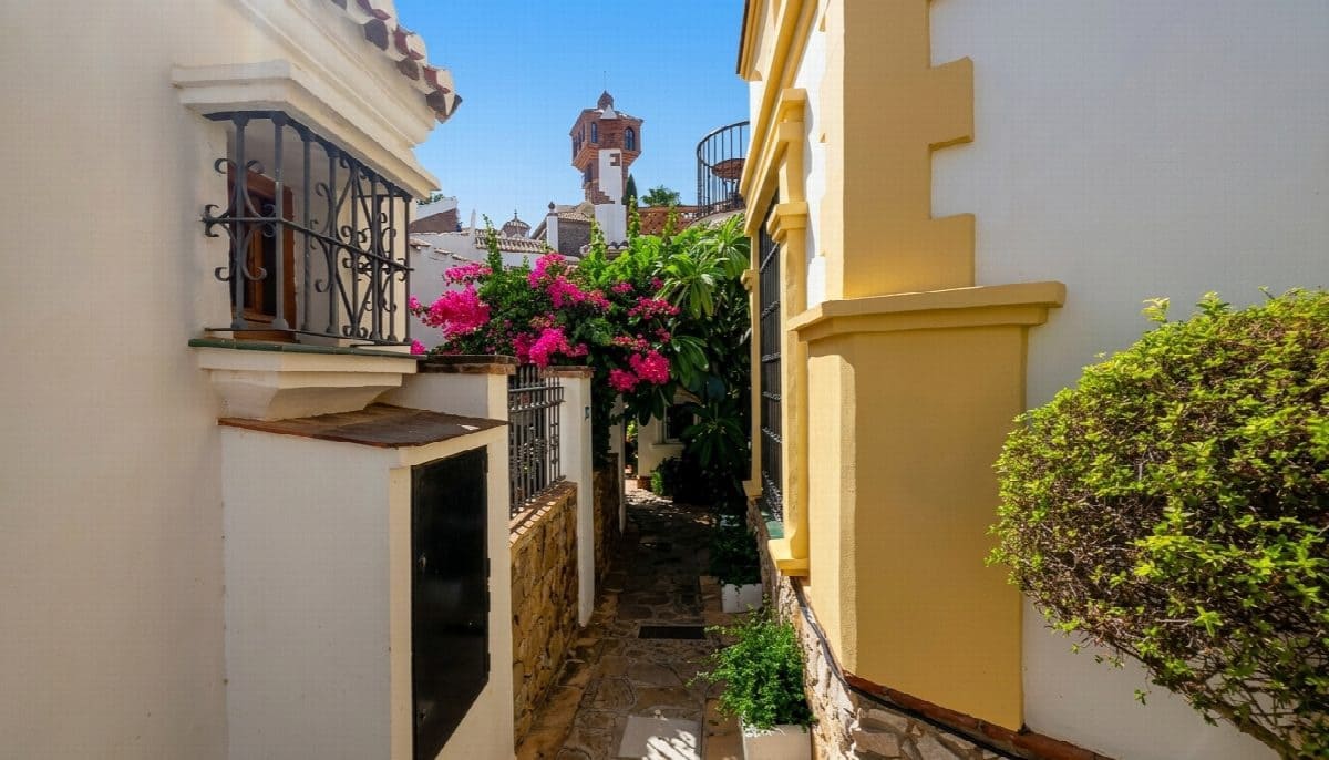 2 bedroom Villa for sale in Mijas Golf with pool - € 370,000 (Ref: 10022182)