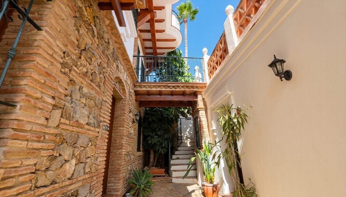 2 bedroom Villa for sale in Mijas Golf with pool - € 370,000 (Ref: 10022182)