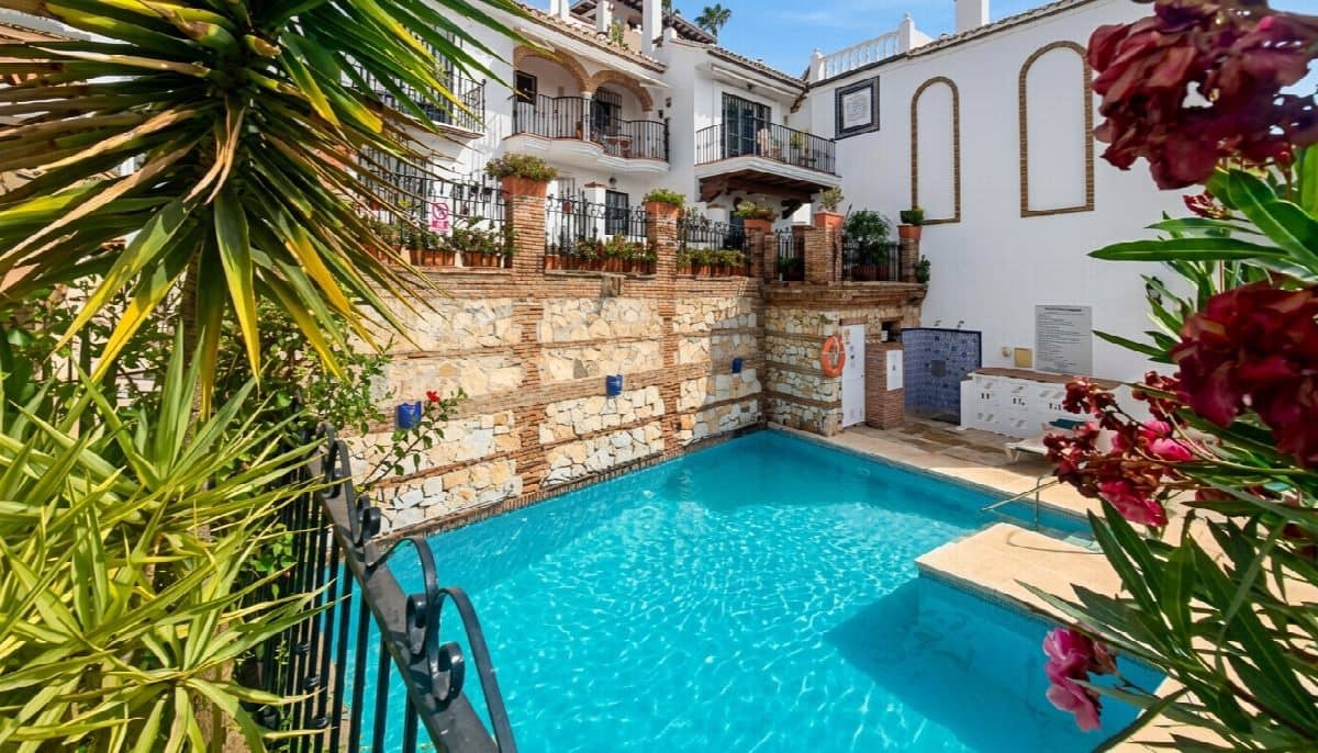 2 bedroom Villa for sale in Mijas Golf with pool - € 370,000 (Ref: 10022182)