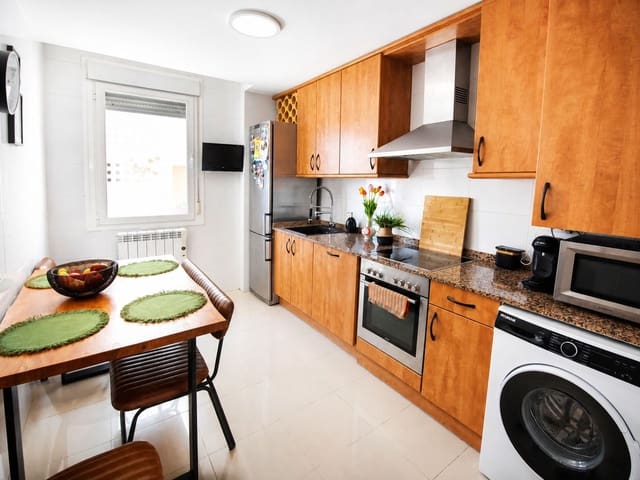 2 bedroom Apartment for sale in La Duquesa / Puerto de la Duquesa, Manilva with pool - € 325,000 (Ref: 10023758)