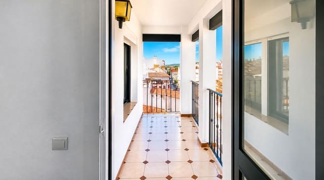 1 slaapkamer Appartement te koop in San Luis de Sabinillas, Manilva met zwembad - € 220.000 (Ref: 10023759)