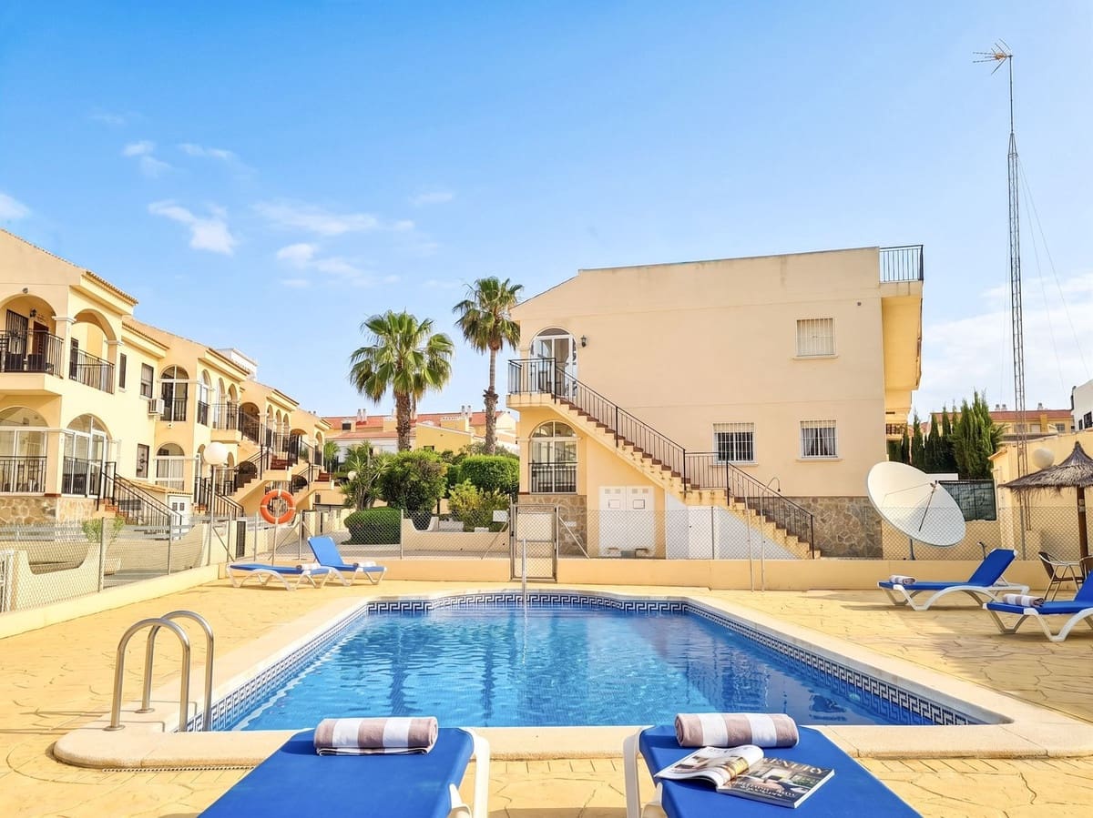 3 sovrum Lägenhet till salu i Playa Flamenca med pool garage - 190 000 € (Ref: 10023761)