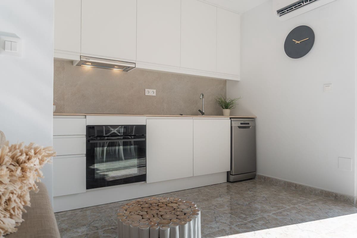 Apartamento de 2 habitaciones en Torrevieja en venta - 199.000 € (Ref: 10023765)
