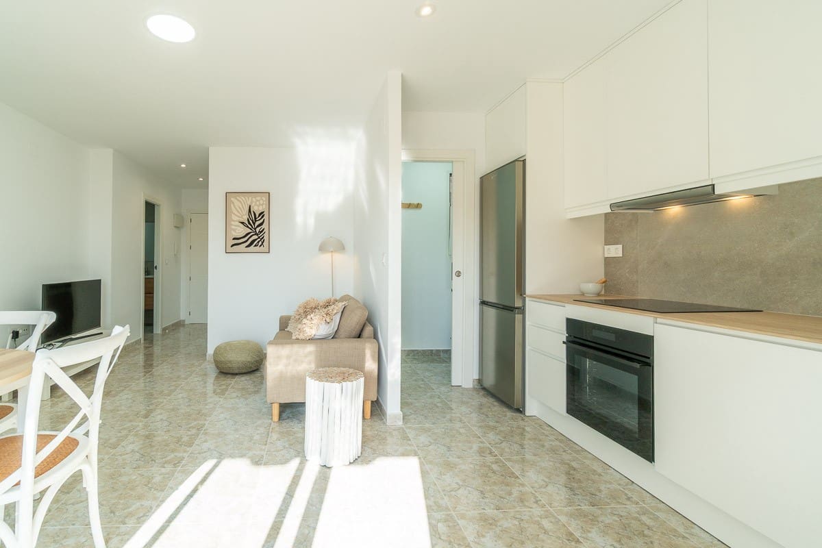 Apartamento de 2 habitaciones en Torrevieja en venta - 199.000 € (Ref: 10023765)
