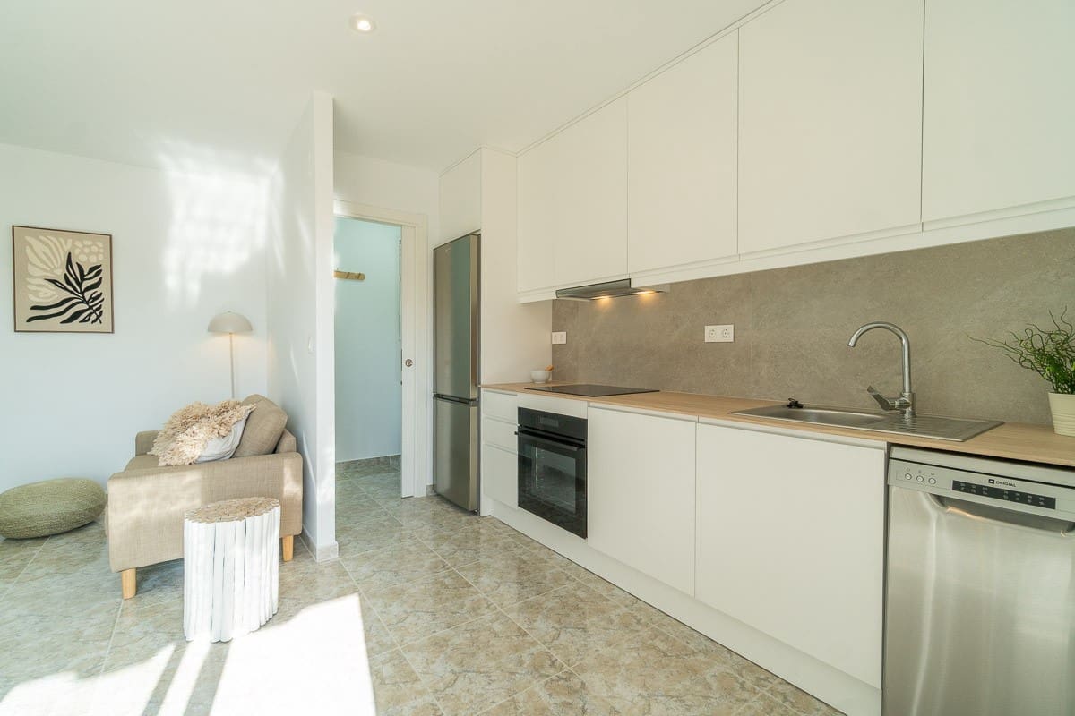 Apartamento de 2 habitaciones en Torrevieja en venta - 199.000 € (Ref: 10023765)