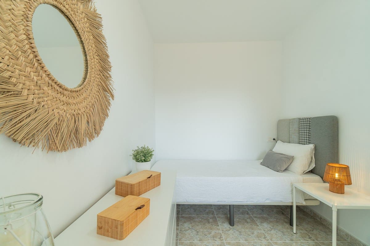 Apartamento de 2 habitaciones en Torrevieja en venta - 199.000 € (Ref: 10023765)