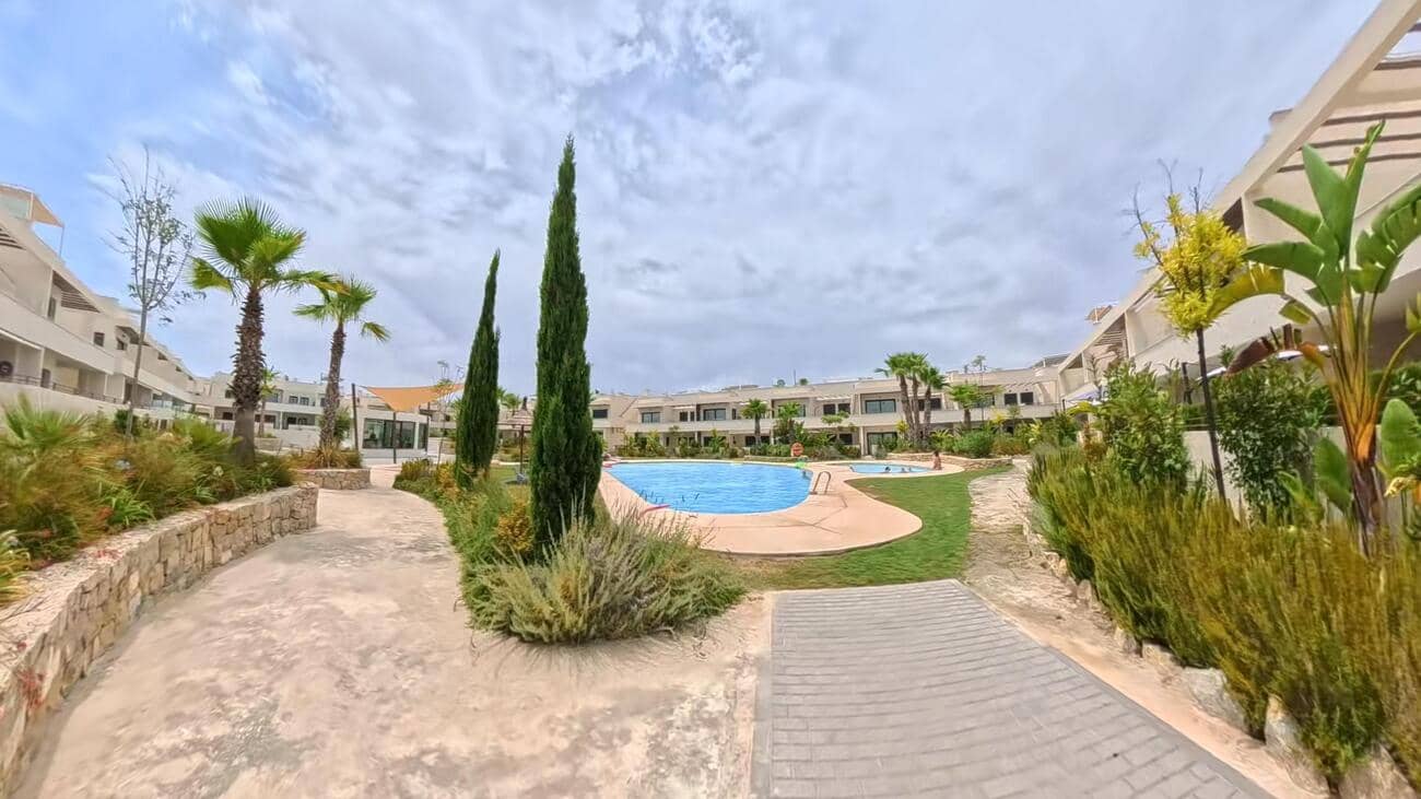 2 sypialnia Penthouse na sprzedaż w Torrevieja z basenem garażem - 389 000 € (Ref: 10023794)
