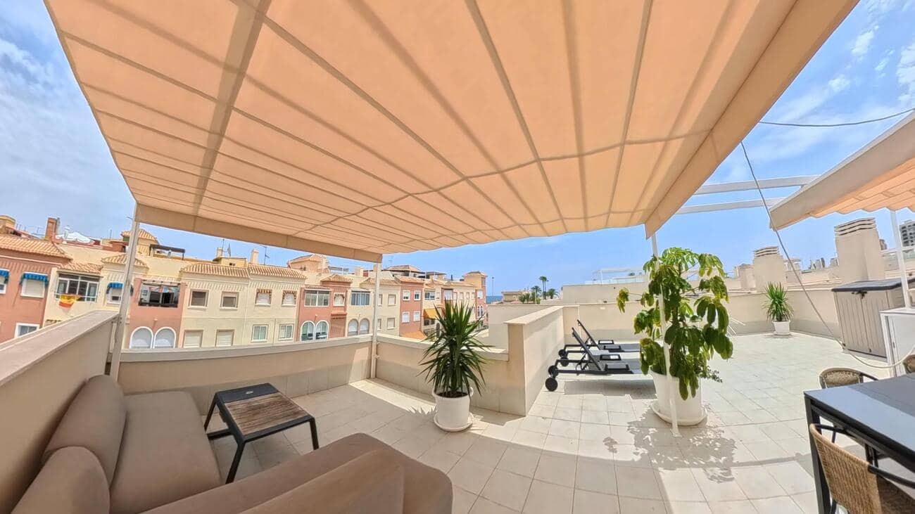 2 sypialnia Penthouse na sprzedaż w Torrevieja z basenem garażem - 389 000 € (Ref: 10023794)