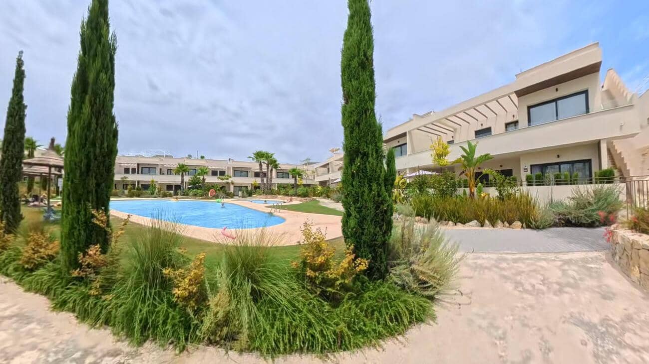 2 sypialnia Penthouse na sprzedaż w Torrevieja z basenem garażem - 389 000 € (Ref: 10023794)