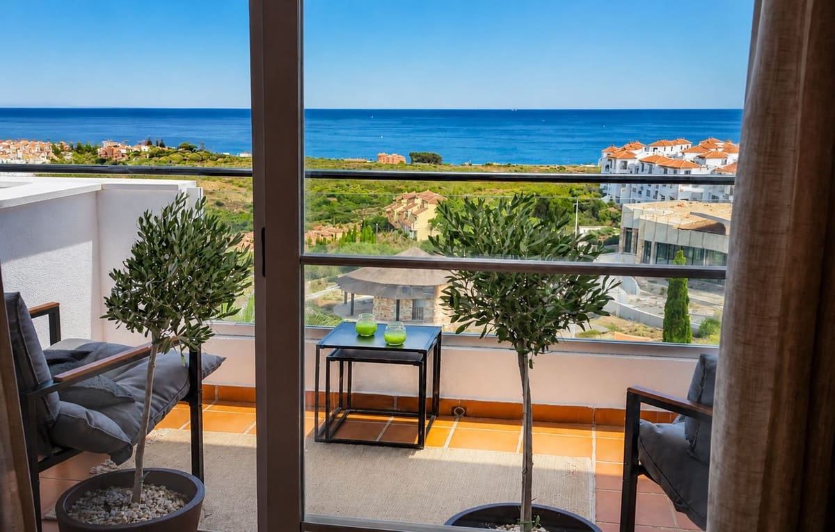 3 quarto Apartamento para venda em Manilva com piscina - 385 000 € (Ref: 10026985)