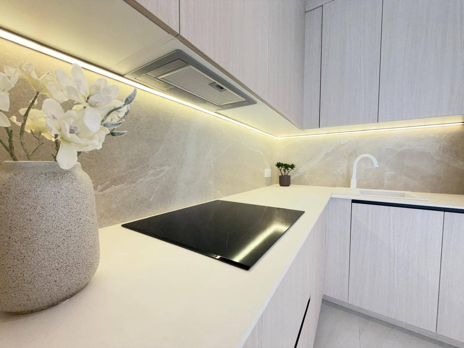 Apartamento de 4 habitaciones en Torrevieja en venta - 285.000 € (Ref: 10026992)