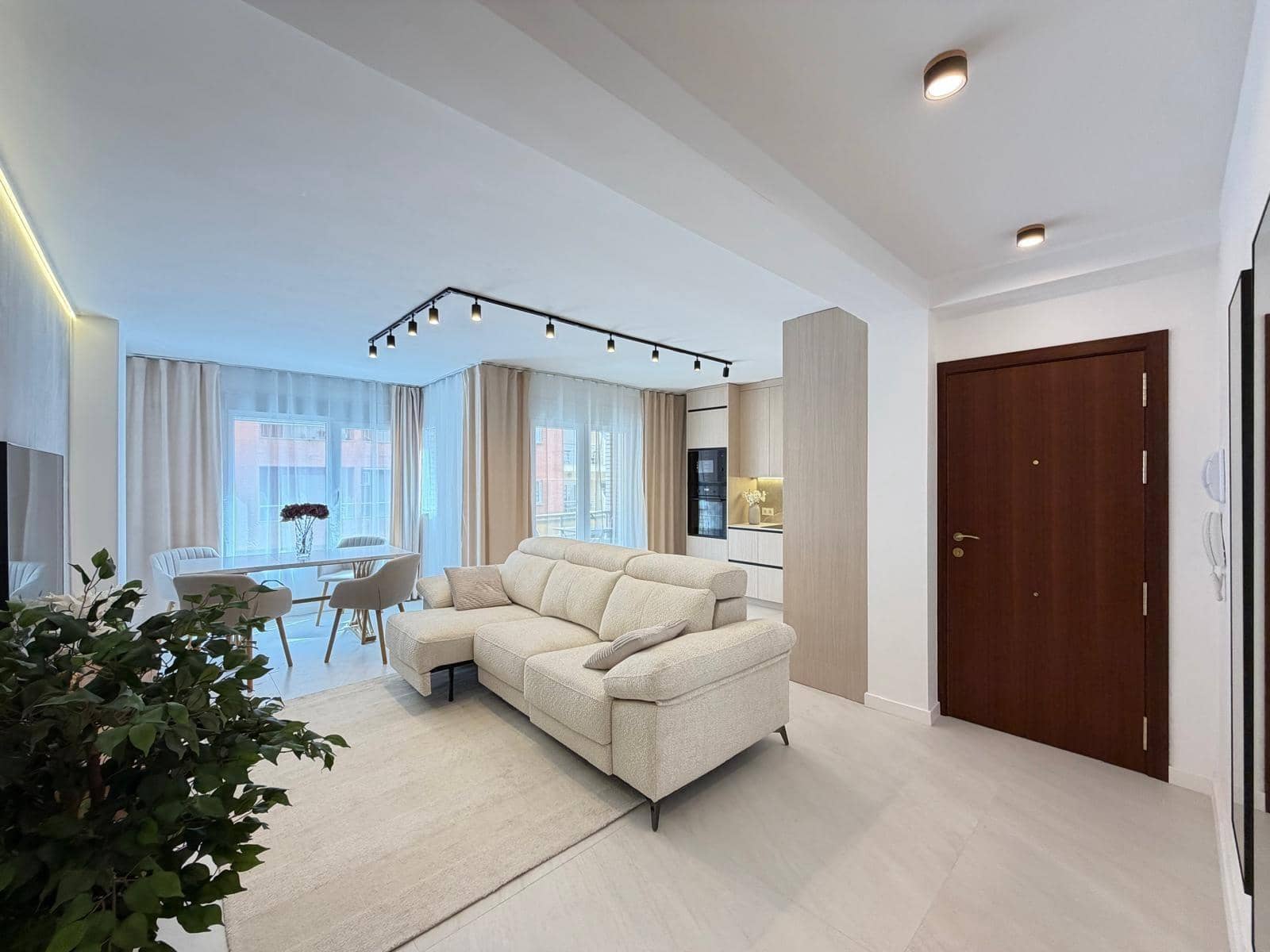 Apartamento de 4 habitaciones en Torrevieja en venta - 285.000 € (Ref: 10026992)