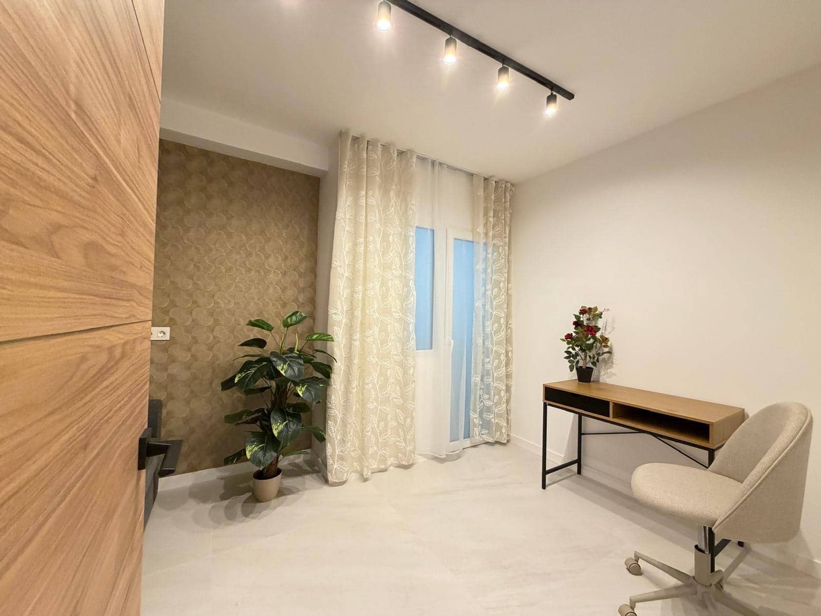 Apartamento de 4 habitaciones en Torrevieja en venta - 285.000 € (Ref: 10026992)