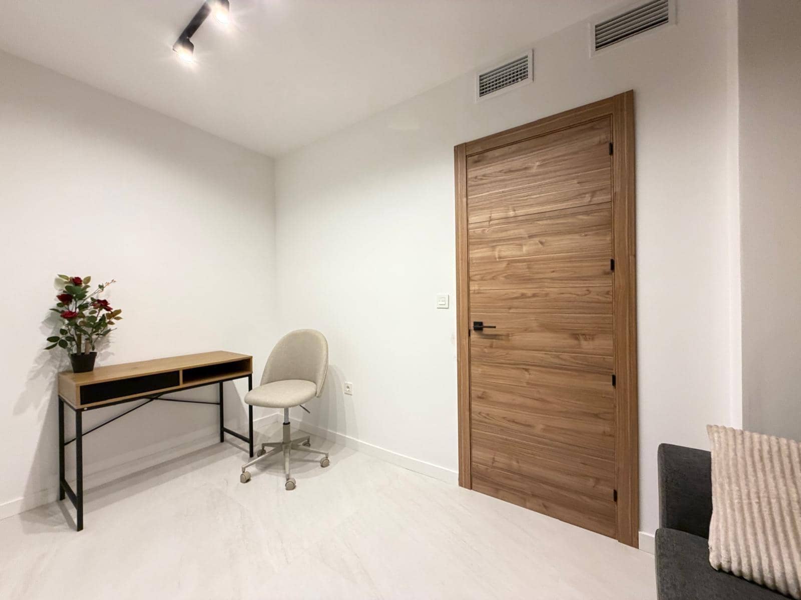 Apartamento de 4 habitaciones en Torrevieja en venta - 285.000 € (Ref: 10026992)