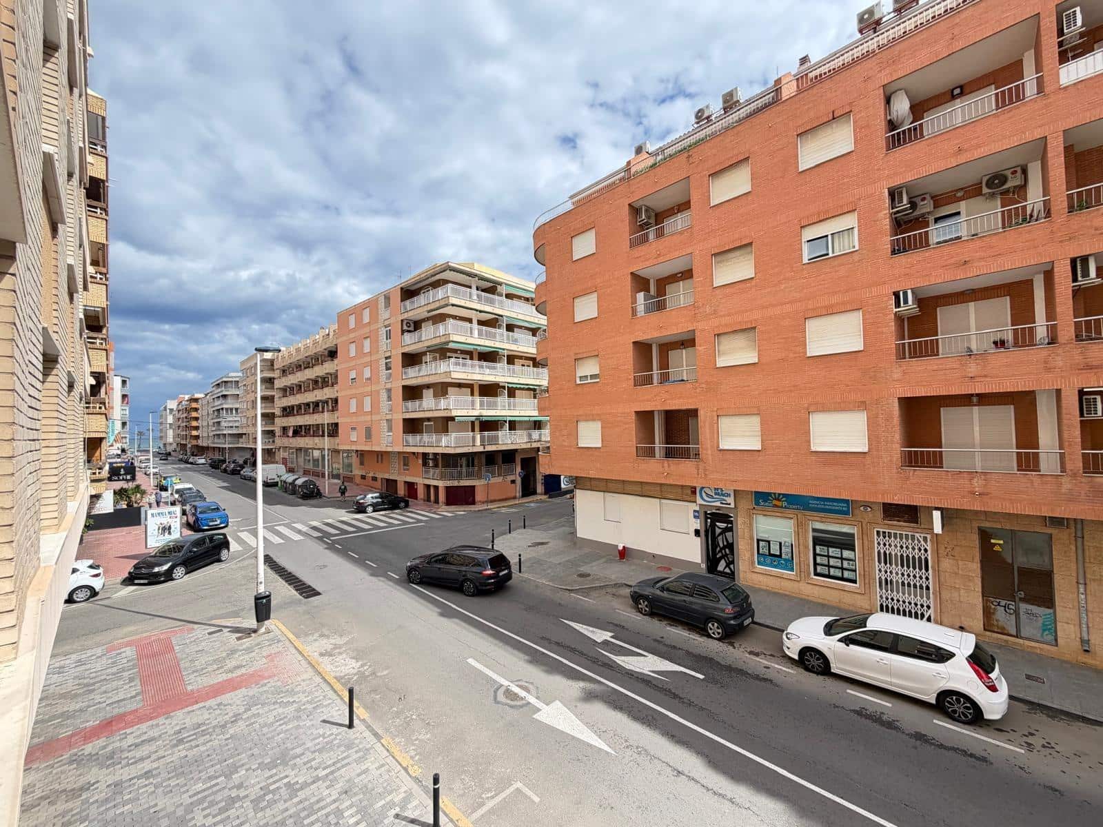 Apartamento de 4 habitaciones en Torrevieja en venta - 285.000 € (Ref: 10026992)