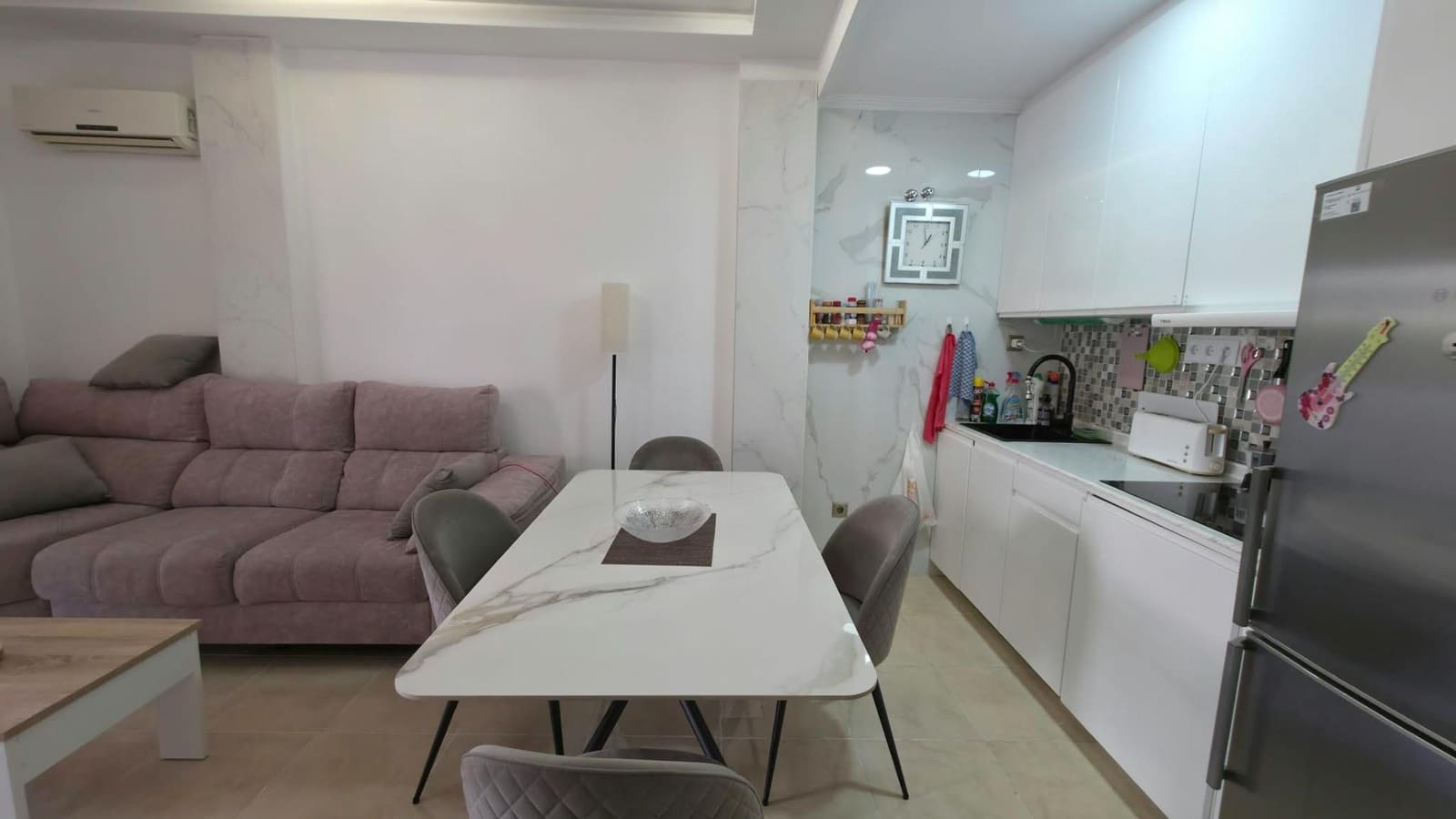 Apartamento de 2 habitaciones en Torrevieja en venta con piscina - 174.900 € (Ref: 10026994)