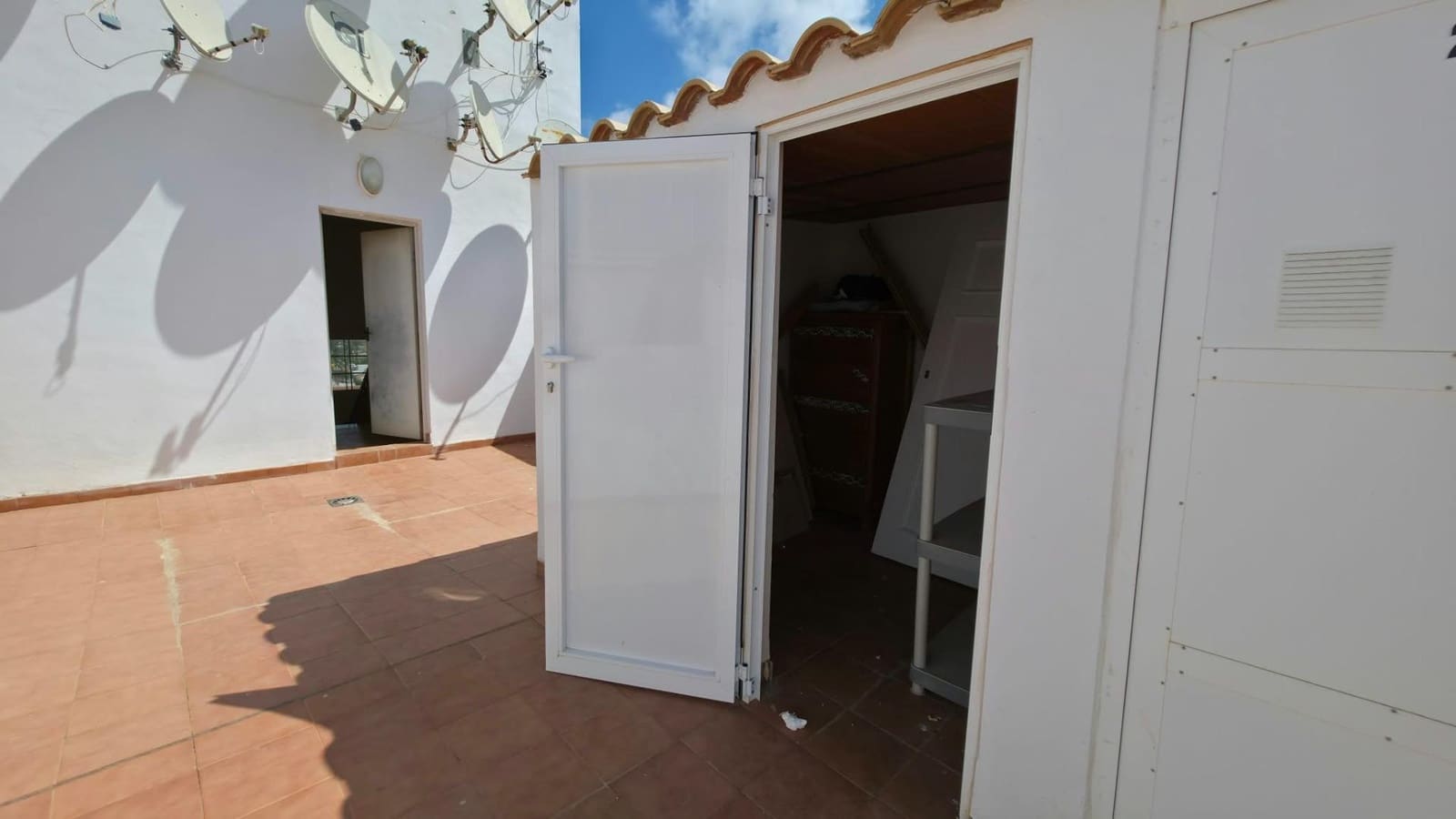 Apartamento de 2 habitaciones en Torrevieja en venta con piscina - 174.900 € (Ref: 10026994)