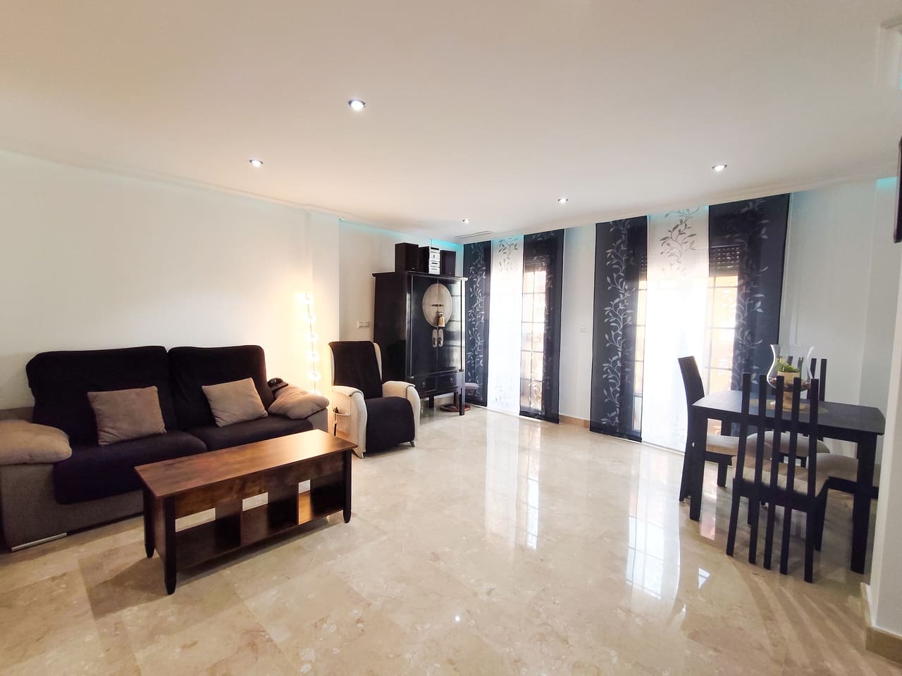 3 makuuhuone Huoneisto myytävänä paikassa Torrevieja mukana 
autotalli - 239 900 € (Ref: 10026995)