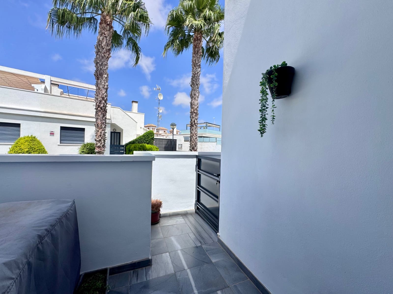 3 soveværelse Byhus til salg i Cabo Roig med garage - € 349.900 (Ref: 10026998)