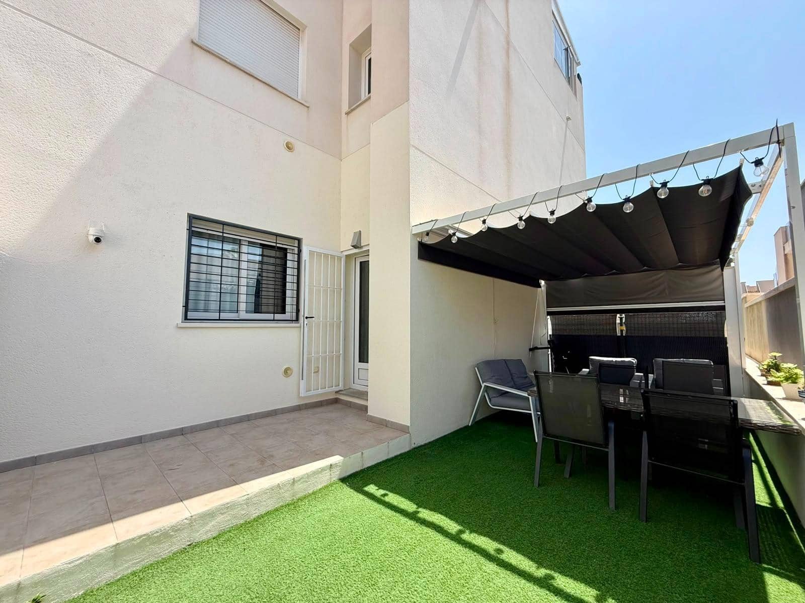 2 soverom Leilighet til salgs i Torrevieja med svømmebasseng - € 249 000 (Ref: 10027867)