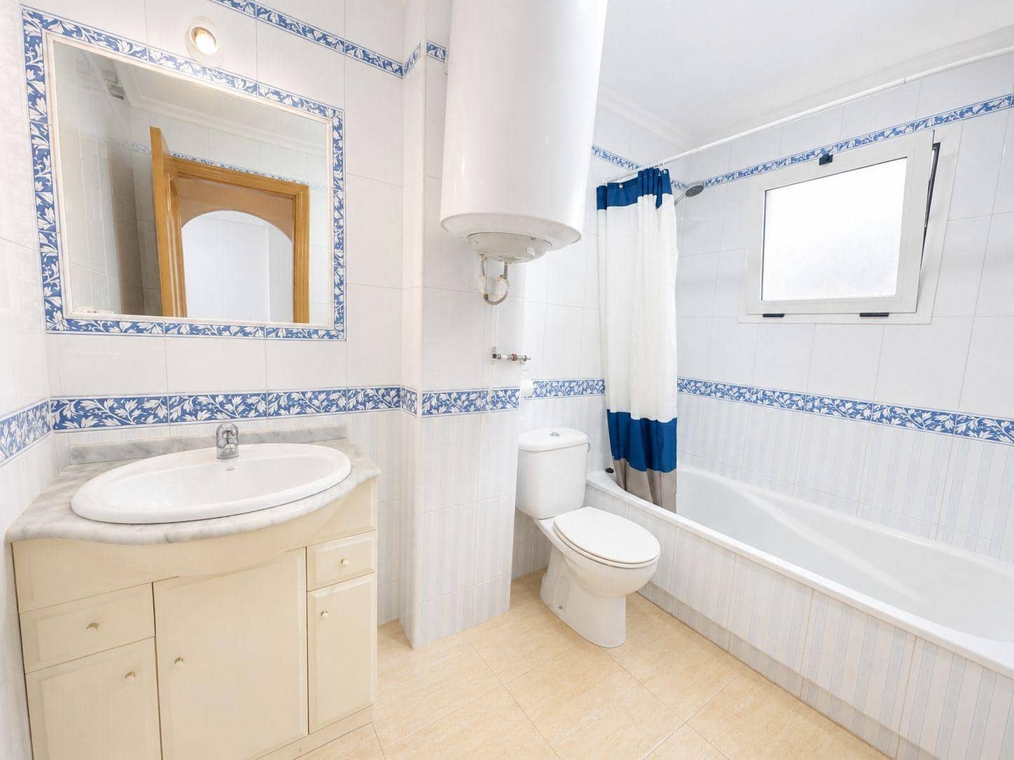 2 quarto Apartamento para venda em Torrevieja com piscina - 165 000 € (Ref: 10027870)