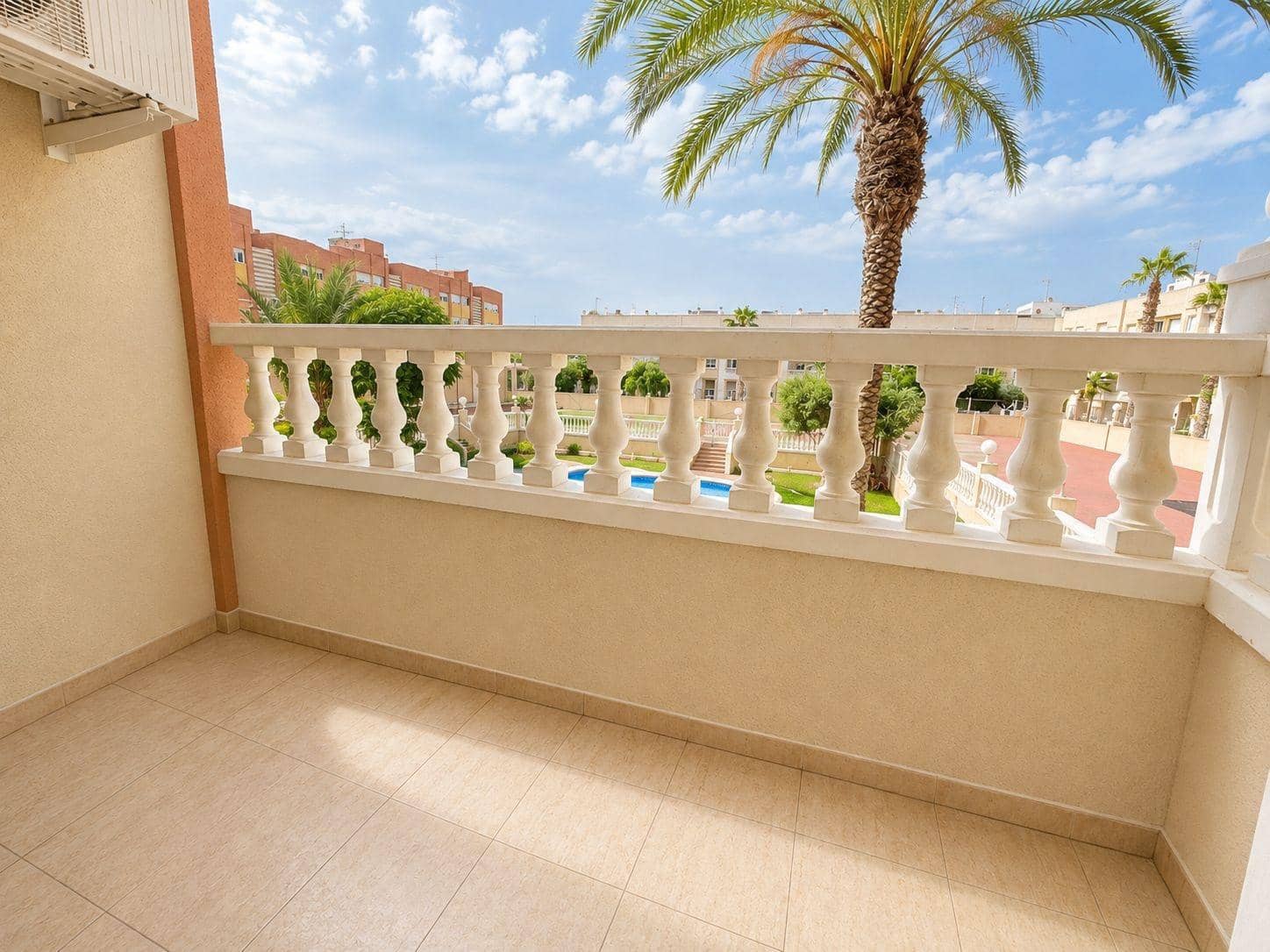 2 quarto Apartamento para venda em Torrevieja com piscina - 165 000 € (Ref: 10027870)