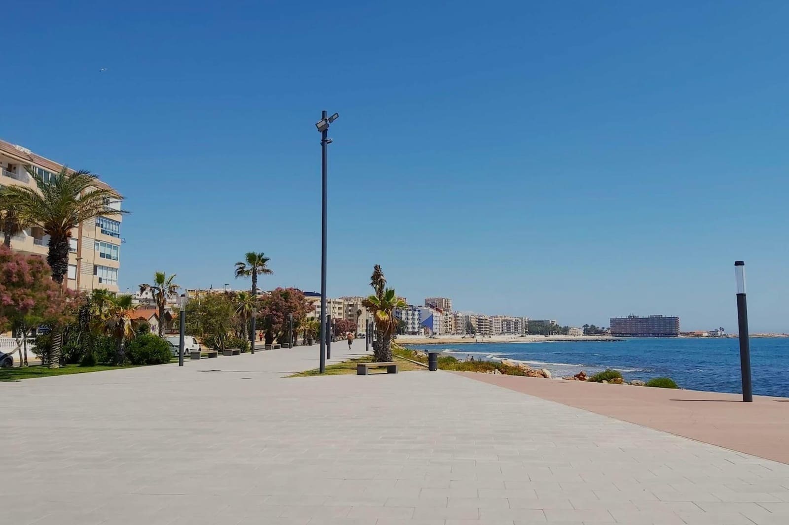 2 soveværelse Lejlighed til salg i Torrevieja med swimmingpool - € 199.000 (Ref: 10027871)