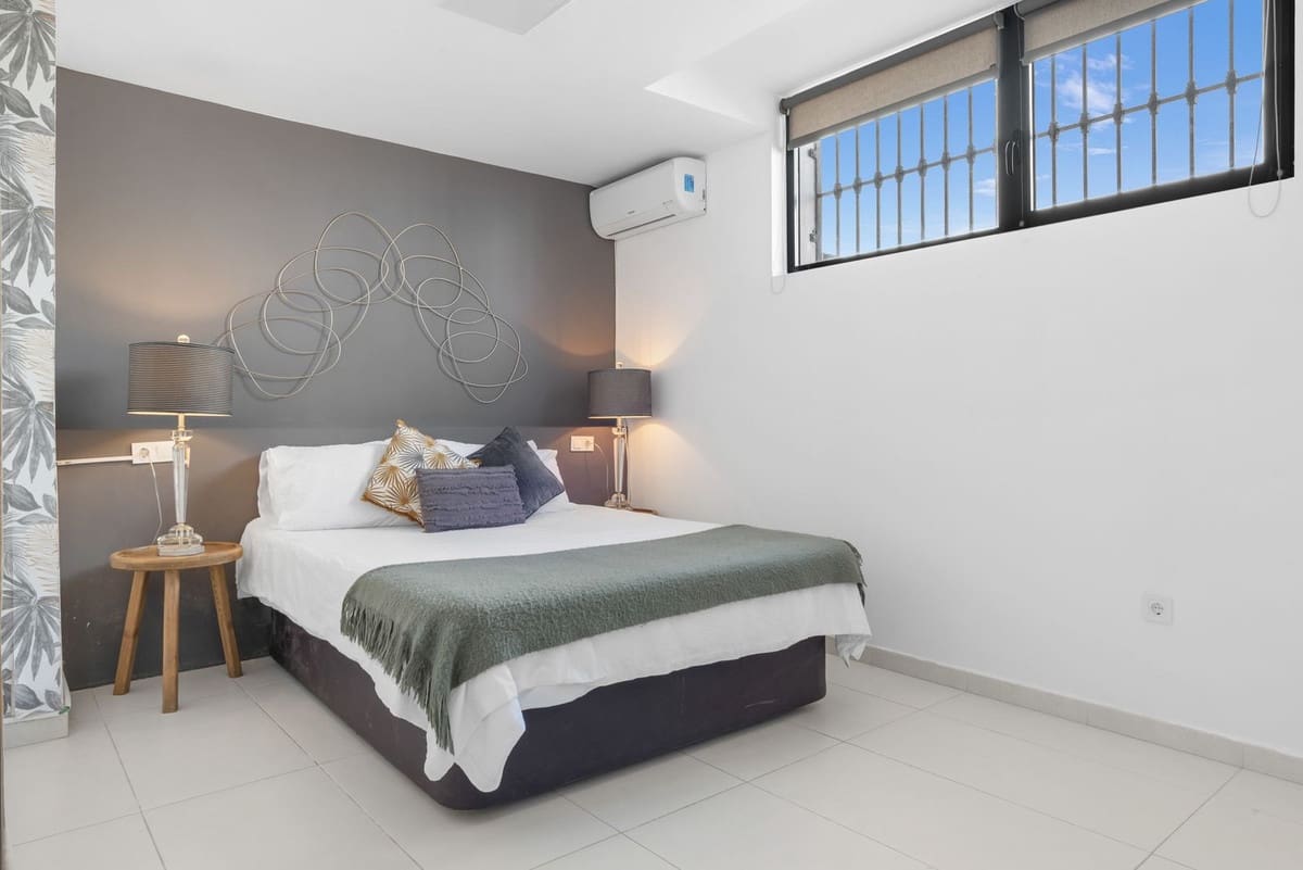 6 soverom Villa til salgs i Nueva Andalucia - € 1 400 000 (Ref: 10031671)