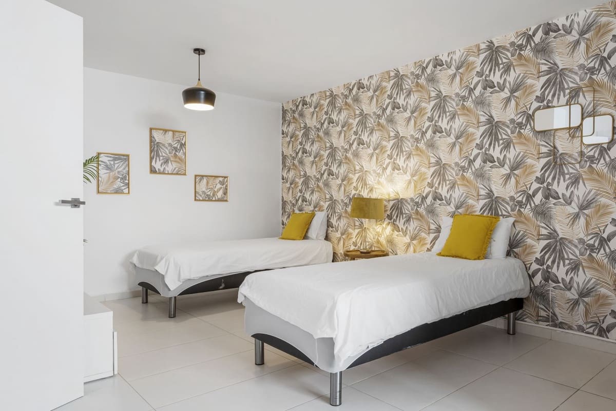 6 soverom Villa til salgs i Nueva Andalucia - € 1 400 000 (Ref: 10031671)