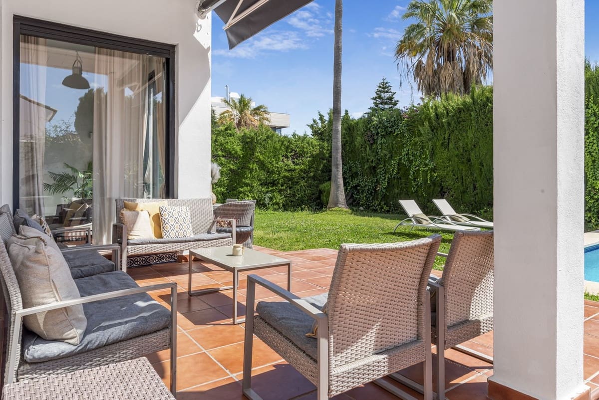 6 soverom Villa til salgs i Nueva Andalucia - € 1 400 000 (Ref: 10031671)