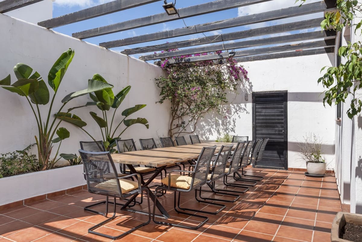 6 soverom Villa til salgs i Nueva Andalucia - € 1 400 000 (Ref: 10031671)