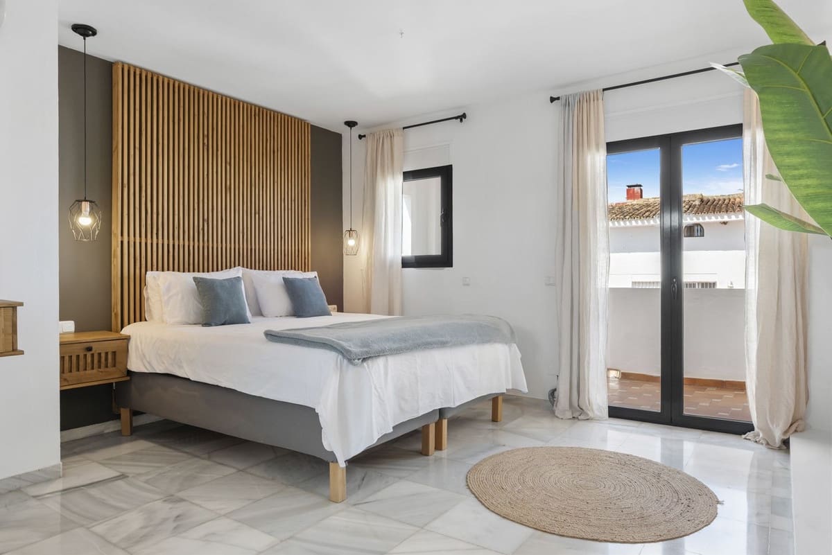 6 soverom Villa til salgs i Nueva Andalucia - € 1 400 000 (Ref: 10031671)