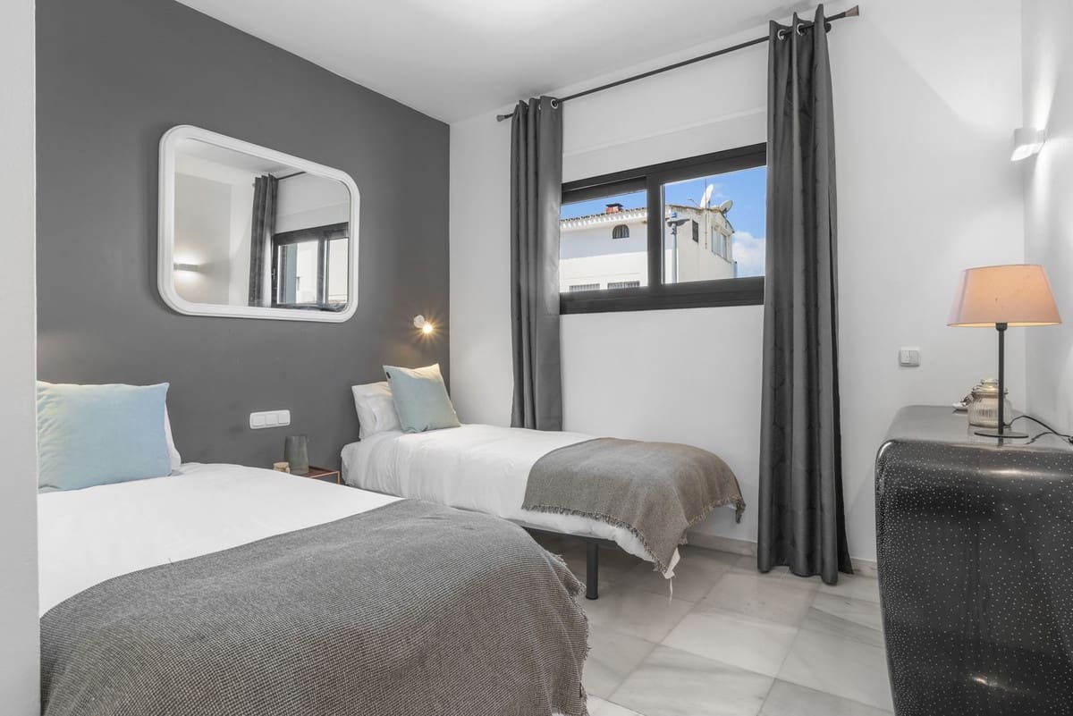 6 soverom Villa til salgs i Nueva Andalucia - € 1 400 000 (Ref: 10031671)