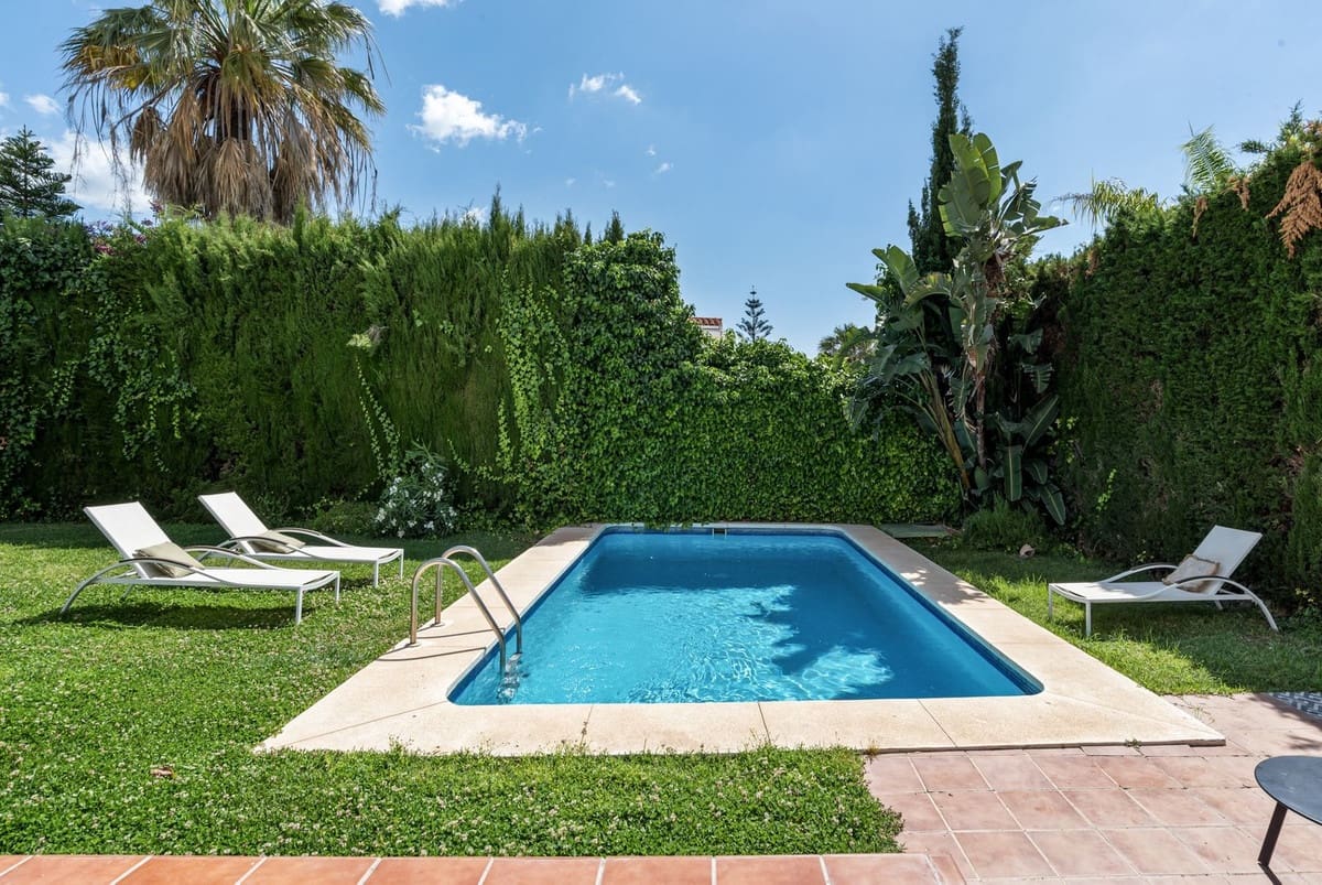 6 soverom Villa til salgs i Nueva Andalucia - € 1 400 000 (Ref: 10031671)