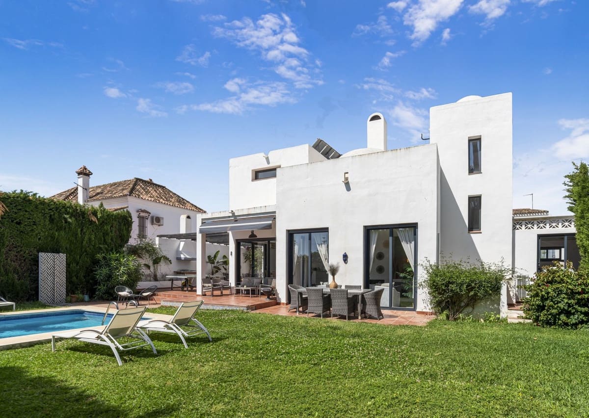 6 soverom Villa til salgs i Nueva Andalucia - € 1 400 000 (Ref: 10031671)