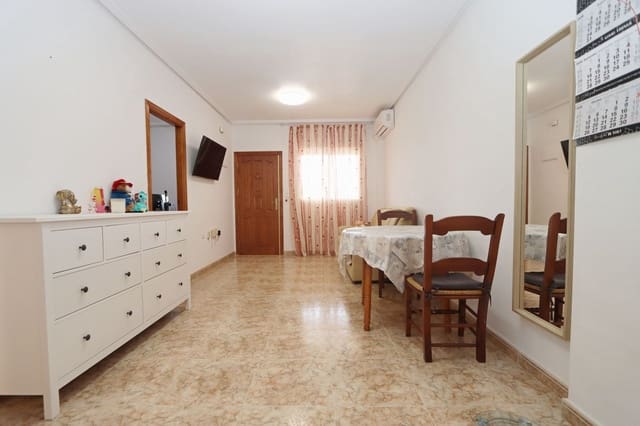 2 chambre Appartement à vendre à Punta Prima, Orihuela avec piscine garage - 153 000 € (Ref: 10031672)