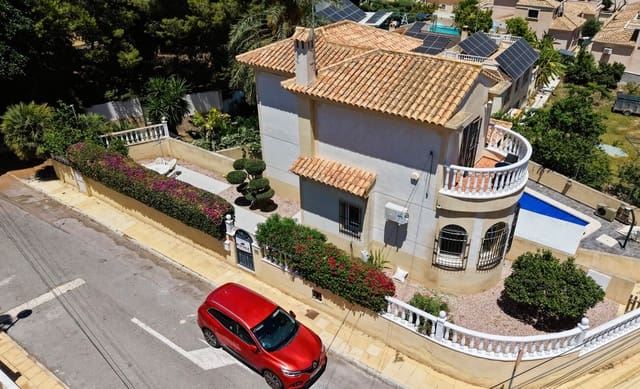 3 sypialnia Willa na sprzedaż w Blue Lagoon z basenem garażem - 425 000 € (Ref: 10031673)
