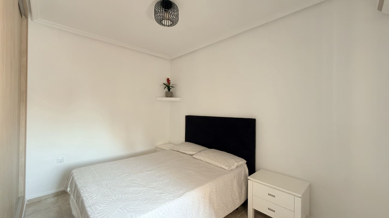 3 sypialnia Willa na sprzedaż w Orihuela Costa z basenem garażem - 425 000 € (Ref: 10031673)