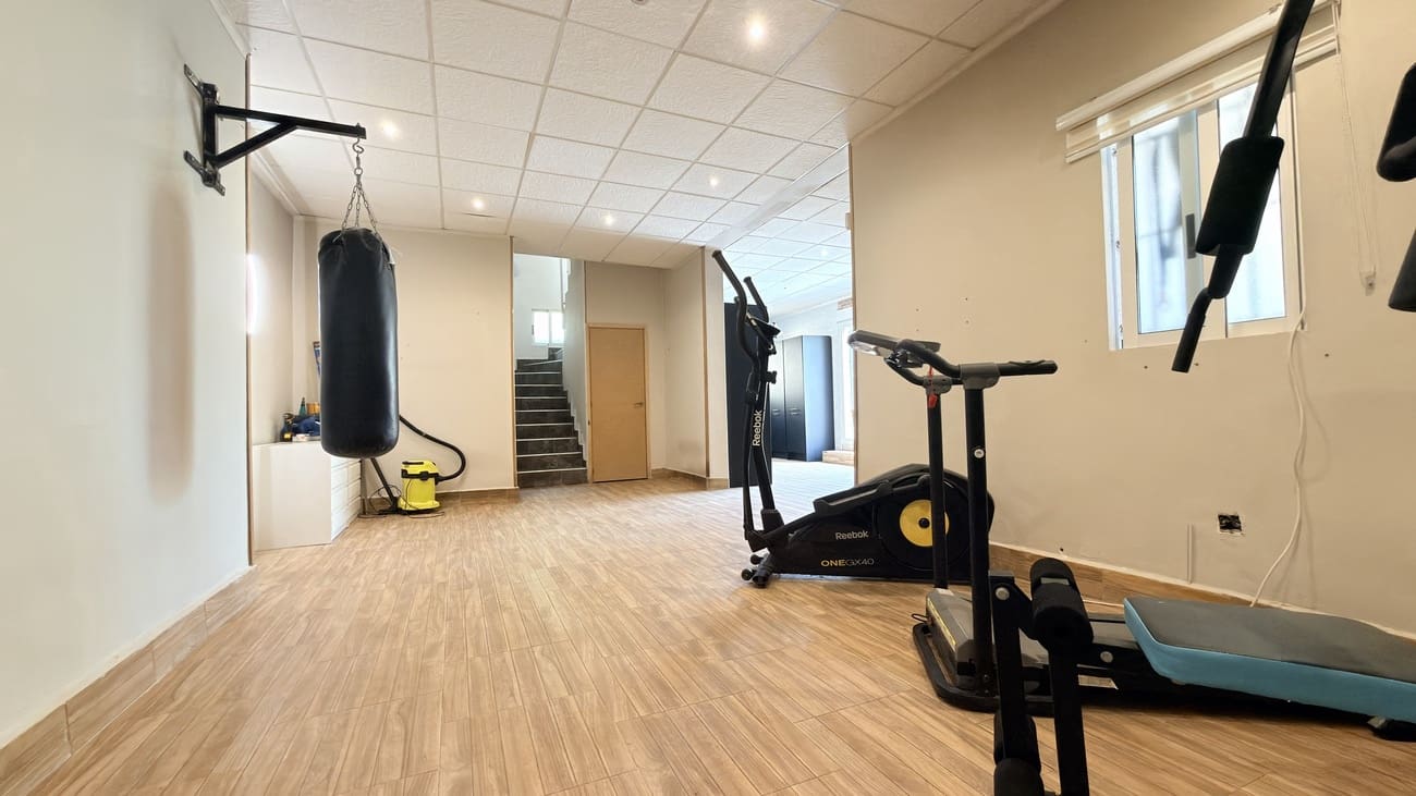 3 sypialnia Willa na sprzedaż w Orihuela Costa z basenem garażem - 425 000 € (Ref: 10031673)
