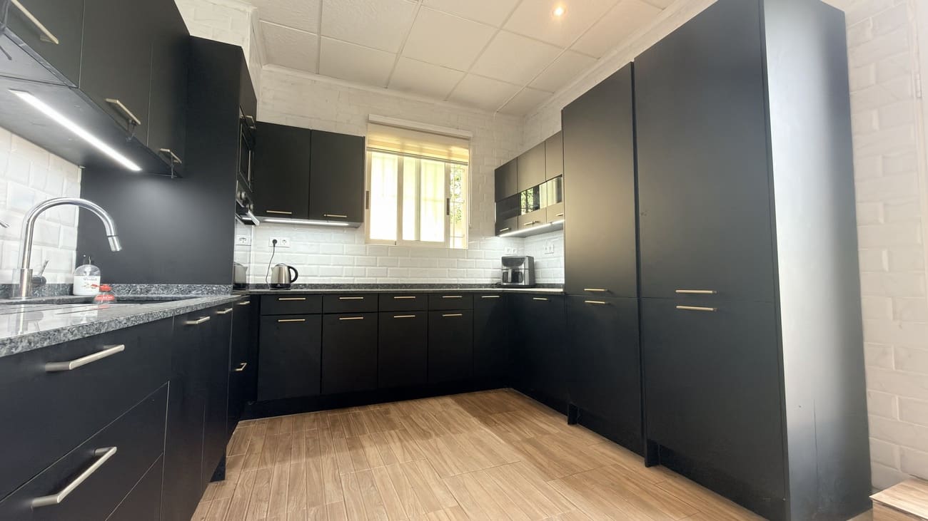 3 sypialnia Willa na sprzedaż w Orihuela Costa z basenem garażem - 425 000 € (Ref: 10031673)