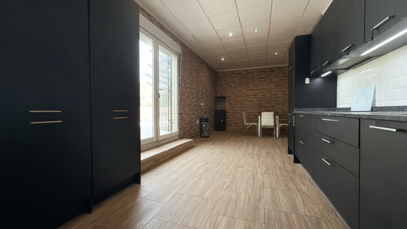3 sypialnia Willa na sprzedaż w Orihuela Costa z basenem garażem - 425 000 € (Ref: 10031673)