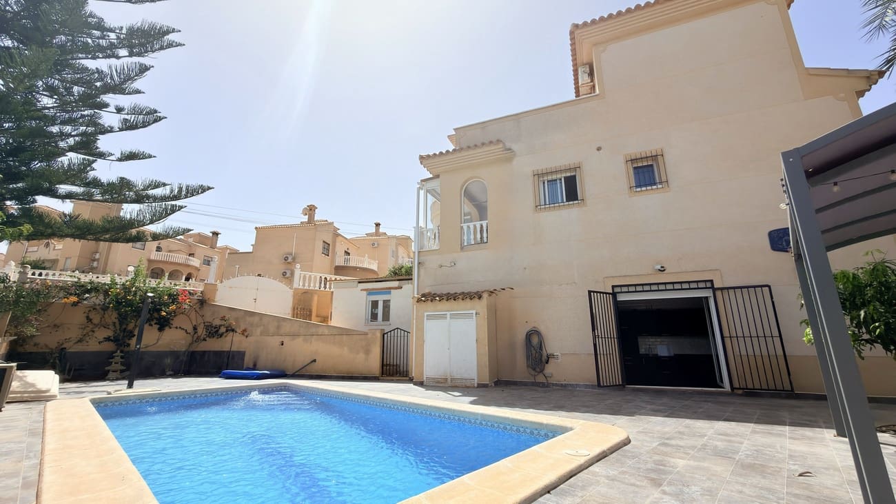 3 sypialnia Willa na sprzedaż w Orihuela Costa z basenem garażem - 425 000 € (Ref: 10031673)
