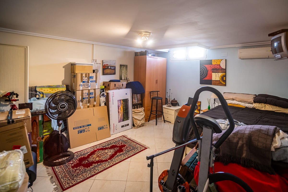 6 soveværelse Villa til salg i Torrevieja med swimmingpool garage - € 580.000 (Ref: 10031675)