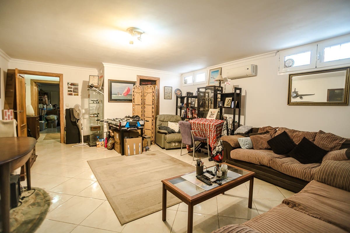 6 soveværelse Villa til salg i Torrevieja med swimmingpool garage - € 580.000 (Ref: 10031675)