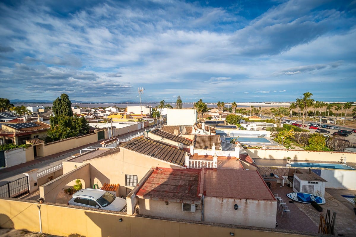 6 soveværelse Villa til salg i Torrevieja med swimmingpool garage - € 580.000 (Ref: 10031675)