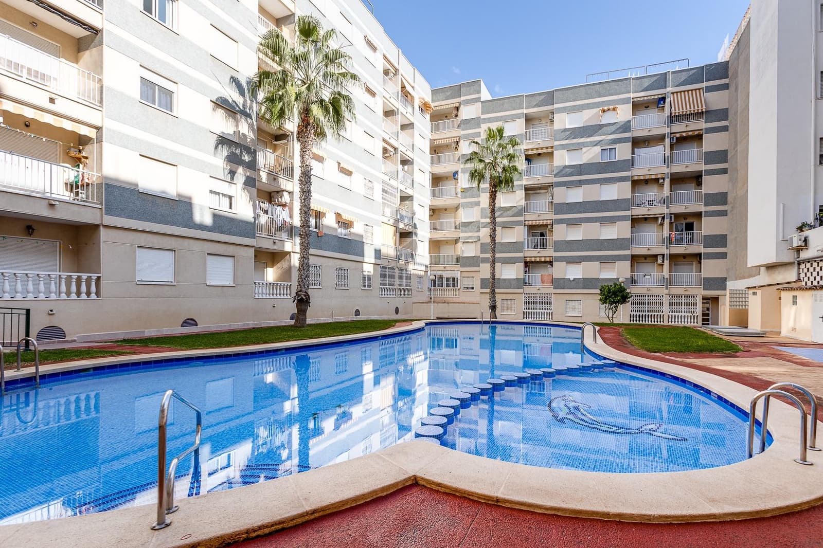 3 chambre Appartement à vendre à Torrevieja avec piscine - 159 999 € (Ref: 10031676)