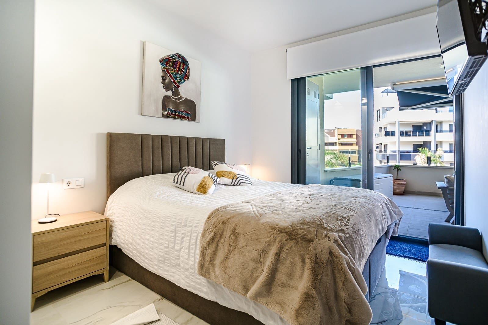2 Zimmer Apartment zu verkaufen in Torrevieja mit Garage - 350.000 € (Ref: 10031678)