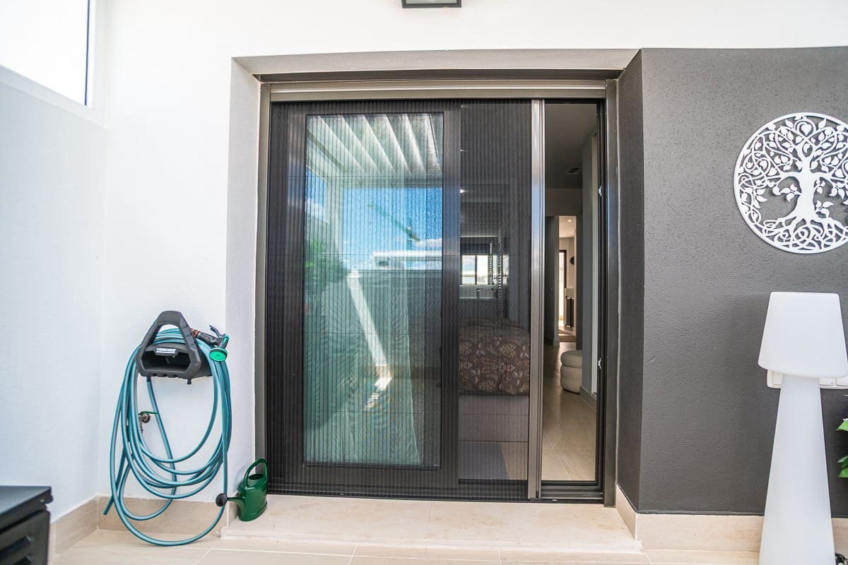 3 bedroom Apartment for sale in Torrevieja with pool garage - € 339,000 (Ref: 10031681)